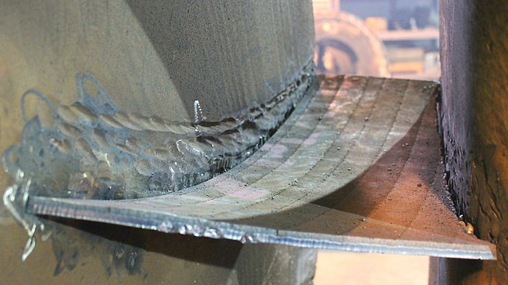установленная биметаллическая плита на крыльчатку бетононасоса
